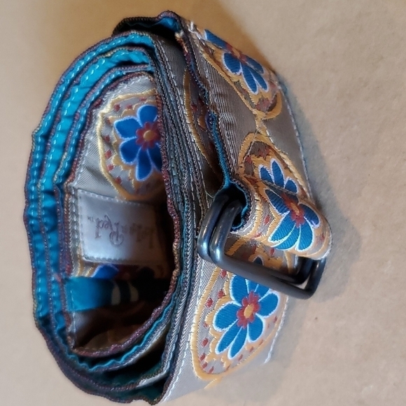 LALA Red -flat , reversible cloth belt 39 inches, beautiful - Picture 4 of 5